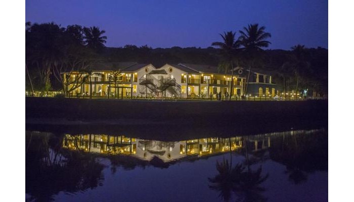 Acron Waterfront Resort poza 2