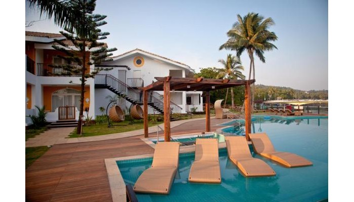 Acron Waterfront Resort poza 0