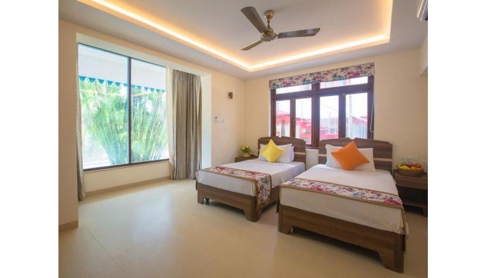 Acron Waterfront Resort poza 8