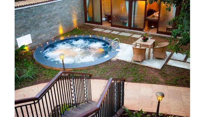 Acron Waterfront Resort poza 3